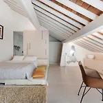 Luxury Rooftop Piazza Erbe Διαμέρισμα *